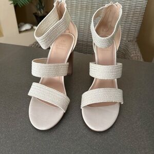 Oasis Society CA heels